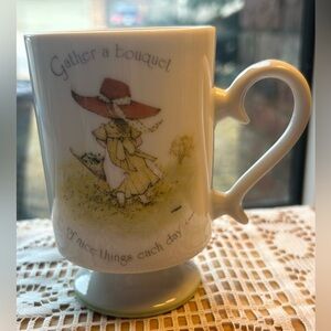 ✨💐Vintage 1974 Holly Hobbie Footed Mug - "Gather a Bouquet" Quote! 💐✨